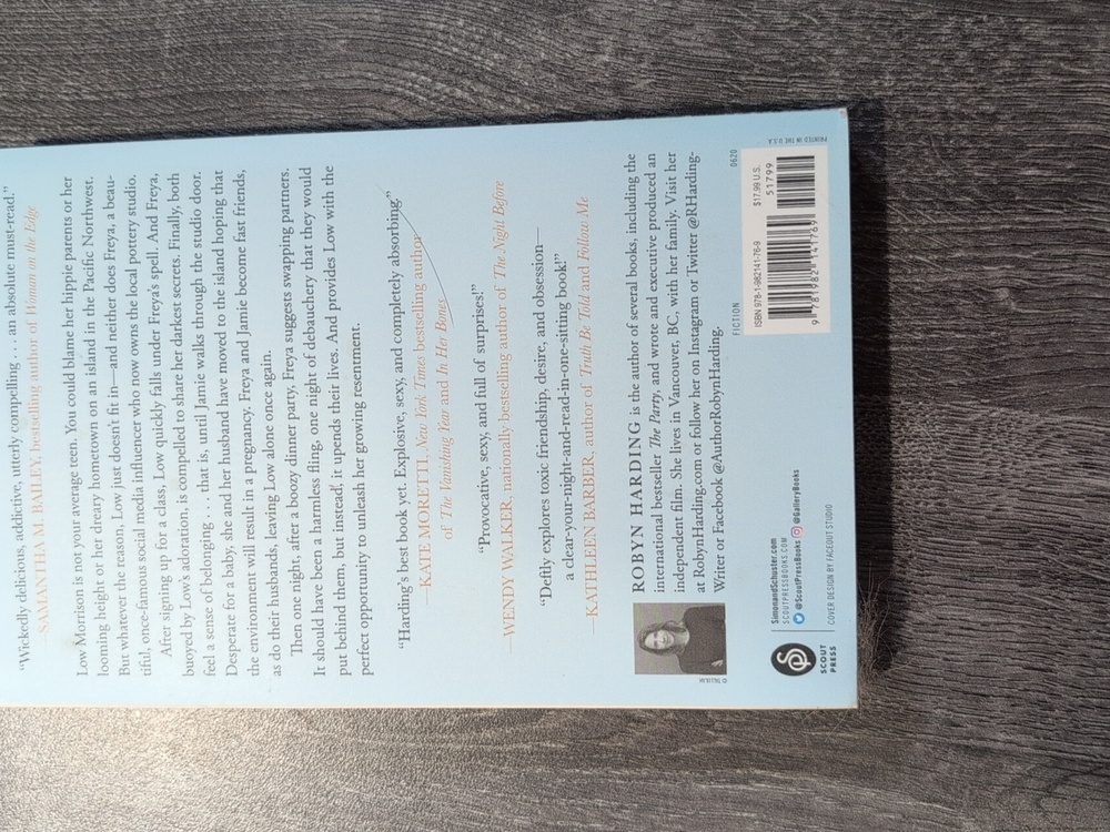 The Swap by Robyn Harding Paperback - Picture 2 of 3